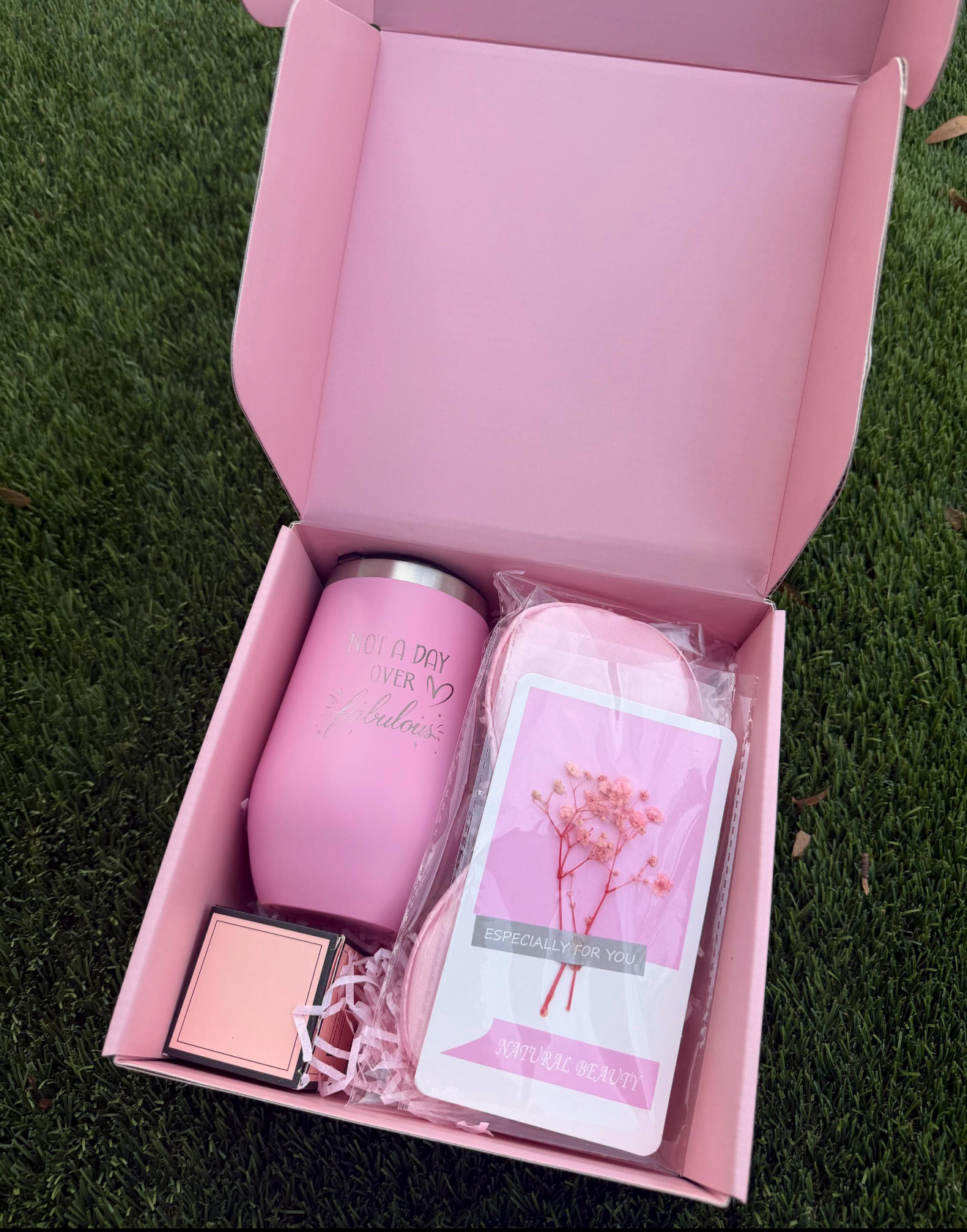 Pink Self Care Gift Box for Women – Spa Gift Set, Birthday Gift for Her, Relaxation Gift, Candle, Bath Bomb